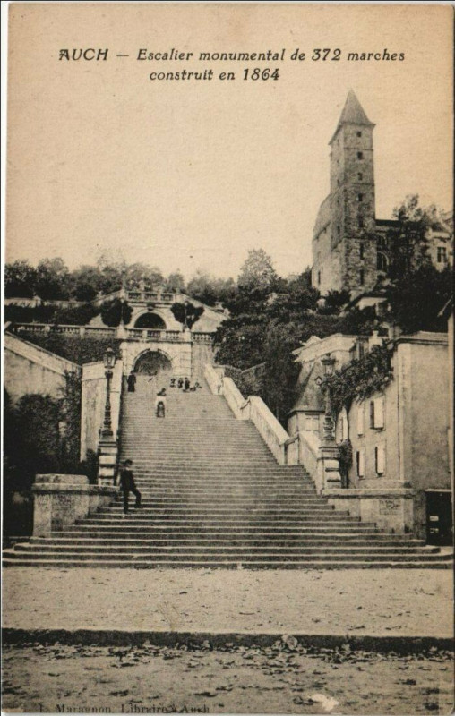 Carte postale ancienne Auch Escalier Monumental à Auch