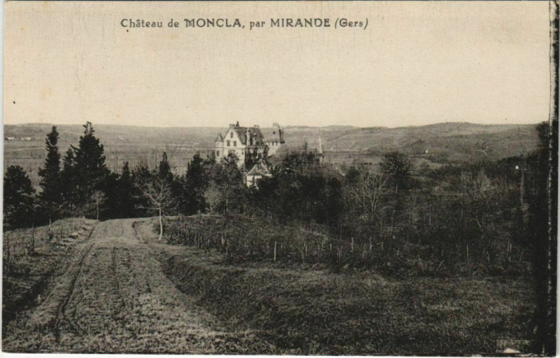 Carte postale ancienne Chateau de Moncla - par Mirande à Mirande
