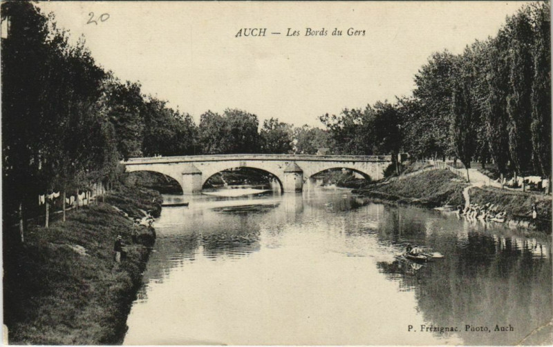 Carte postale ancienne Auch Les Bords du Gers à Auch