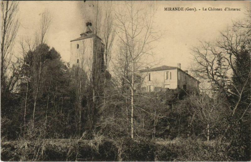 Carte postale ancienne Mirande Le Chateau d'Astarac à Mirande