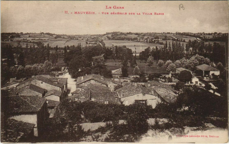 Carte postale ancienne Mauvezin Vue Generale sur la Ville Basse à Mauvezin