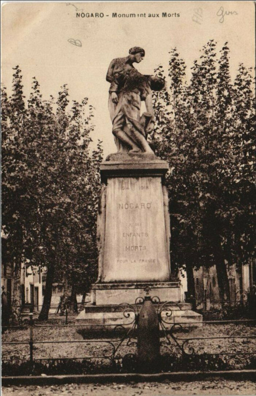 Carte postale ancienne Nogaro Monument aux Morts à Nogaro