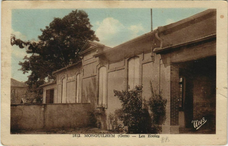 Carte postale ancienne Monguilhem Les Ecoles à Monguilhem