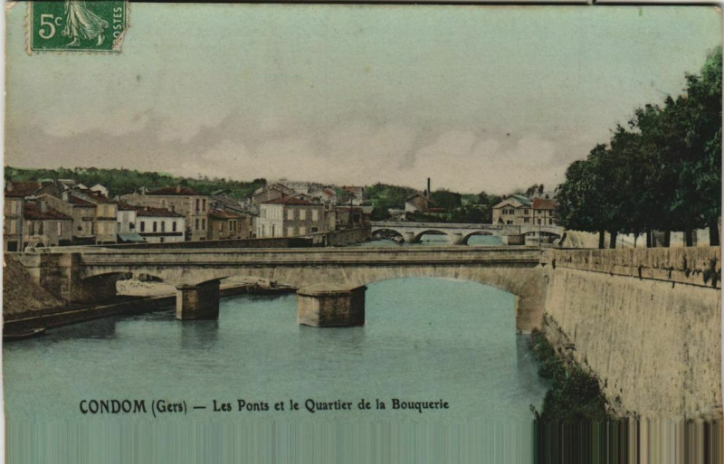 Carte postale ancienne Condom Les Ponts et le Quartier de la Bouquerie à Condom