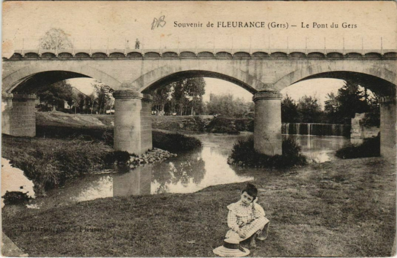 Carte postale ancienne Fleurance Le Pont du Gers à Fleurance