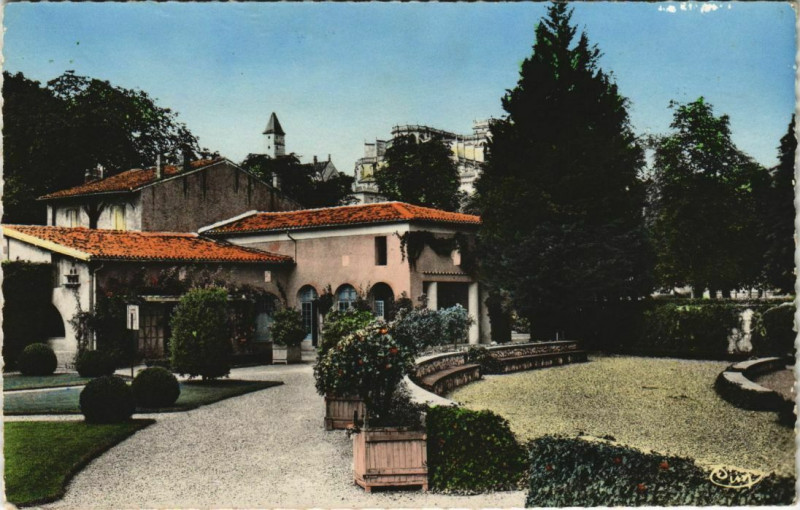 Carte postale ancienne Auch Un Coin de la Jardin Ortolan à Auch
