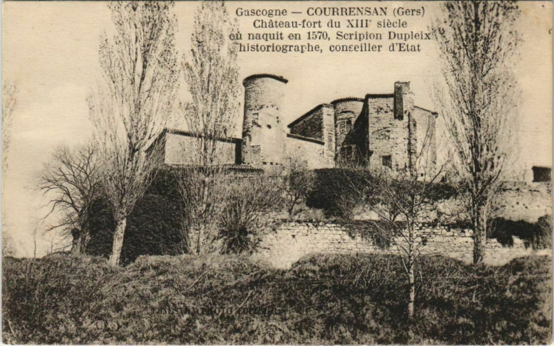 Carte postale ancienne Courrensan Chateau-Fort à Courrensan