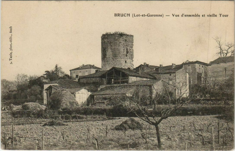 Carte postale ancienne Brunch Vue d'Ensemble et vieille Tour France