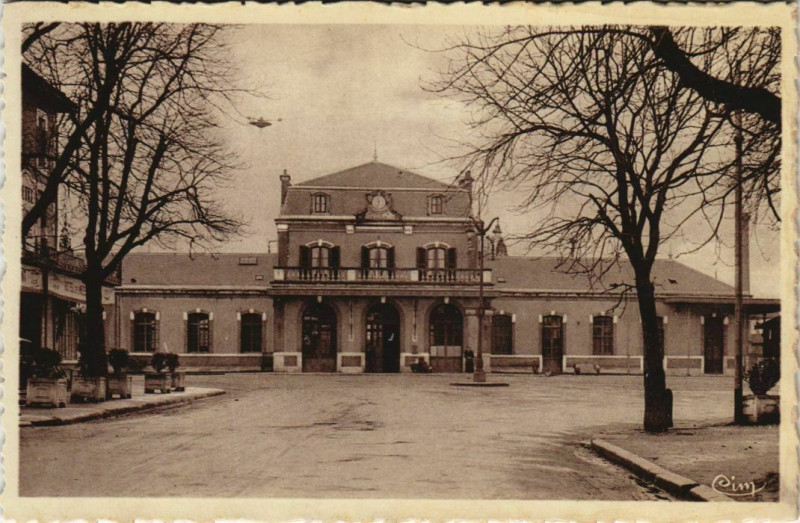 Carte postale ancienne Villeneuve sur Lot La Gare France à Villeneuve-sur-Lot