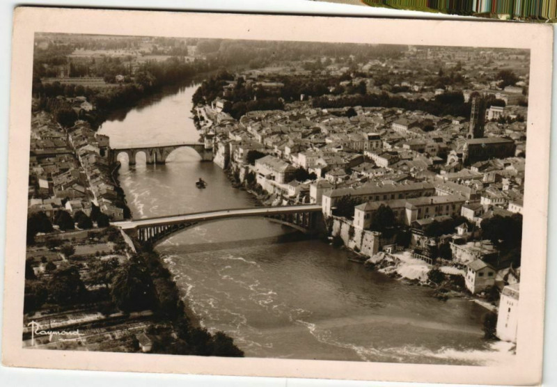 Carte postale ancienne Villeneuve sur Lot Vue Aerienne France à Villeneuve-sur-Lot
