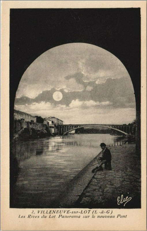 Carte postale ancienne Villeneuve sur Lot Les Rives du Lot, Panorama France à Rives