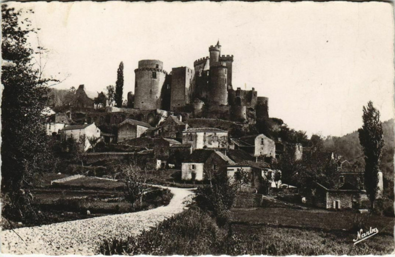 Carte postale ancienne Chateau de Bonaguil Vue d'Ensemble France