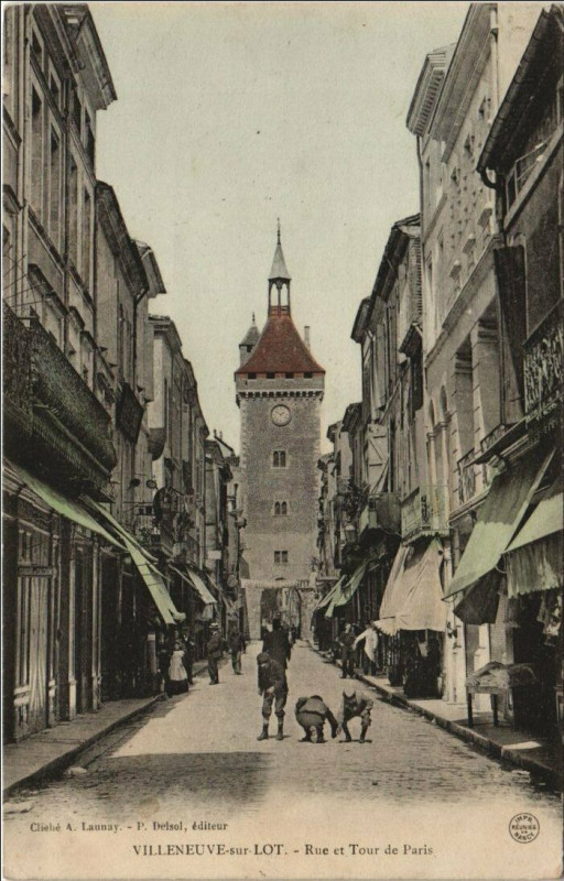 Carte postale ancienne Villeneuve sur Lot Rue et Tour de Paris France à Villeneuve-sur-Lot