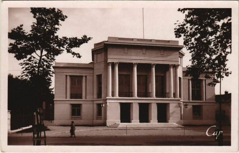 Carte postale ancienne Villeneuve sur Lot Le Theatre George Leygues France à Villeneuve-sur-Lot