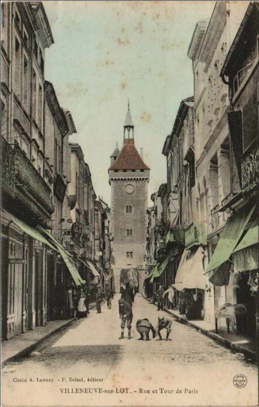 Carte postale ancienne Villeneuve sur Lot Rue et Tour de Paris France à Villeneuve-sur-Lot