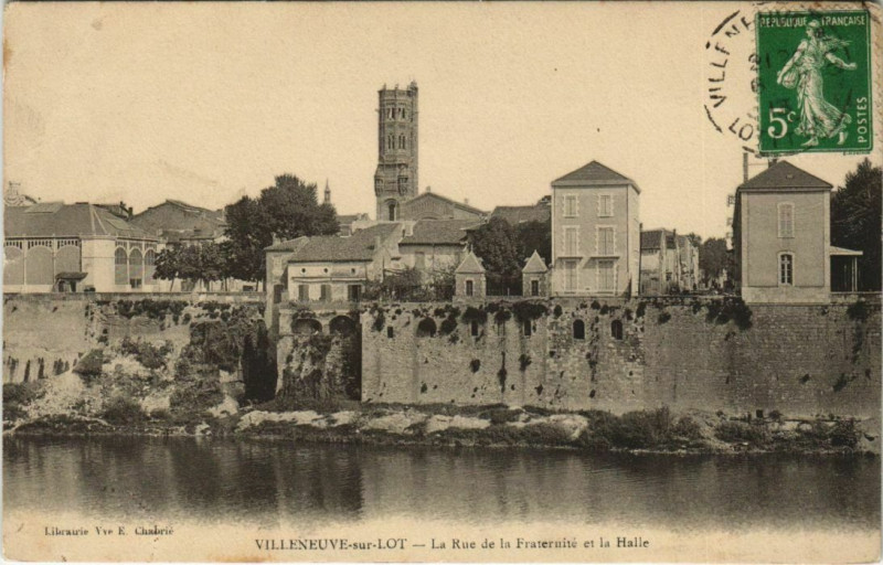 Carte postale ancienne Villeneuve sur Lot La Rue de la Frateruite France à Villeneuve-sur-Lot