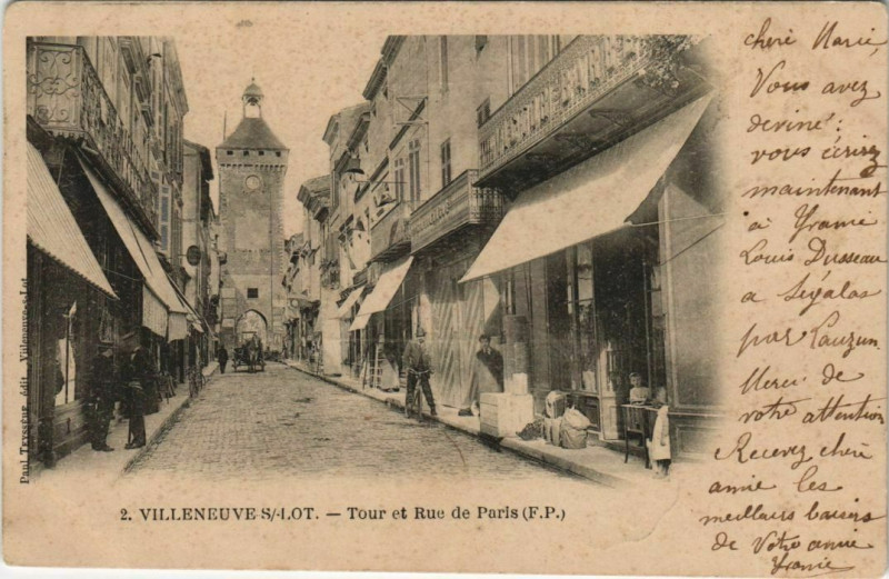 Carte postale ancienne Villeneuve sur Lot Tour et Rue de Paris France à Villeneuve-sur-Lot