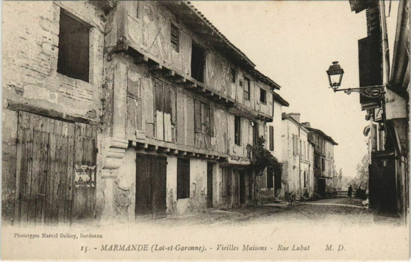 Carte postale ancienne Marmande Vieilles Maisons, Rue Labat France à Marmande