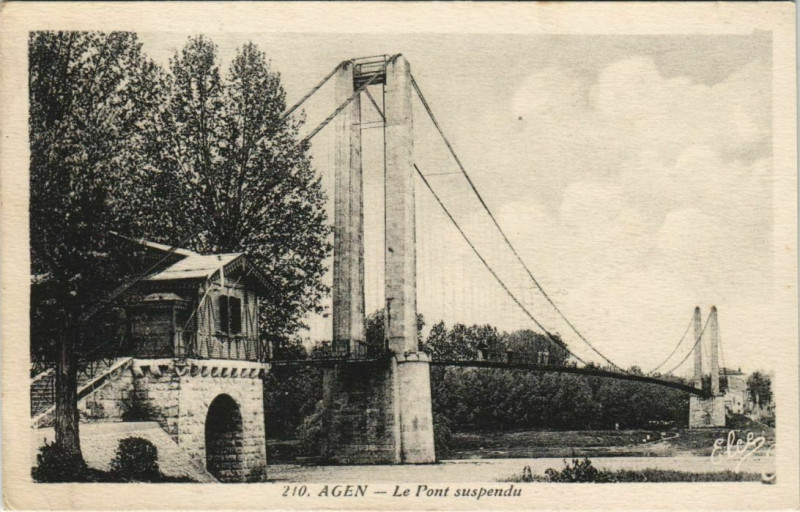 Carte postale ancienne Agen Le Pont Suspendu France à Agen