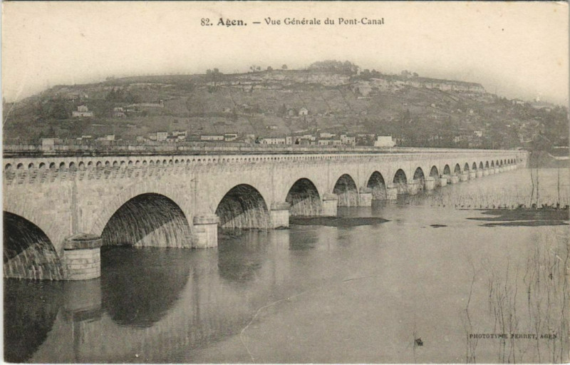 Carte postale ancienne Agen Vue Generale du Pont Canal France à Agen