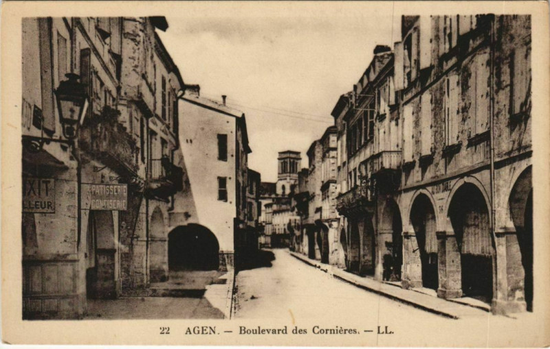 Carte postale ancienne Agen Boulevard des Cornieres France à Agen