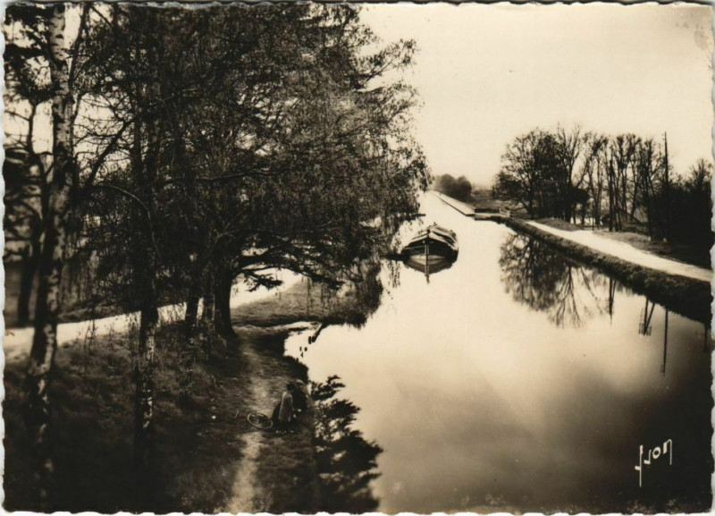Carte postale ancienne Agen Le Canal du Midi France à Agen
