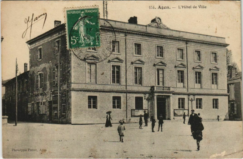 Carte postale ancienne Agen L'Hotel de Ville France à Agen