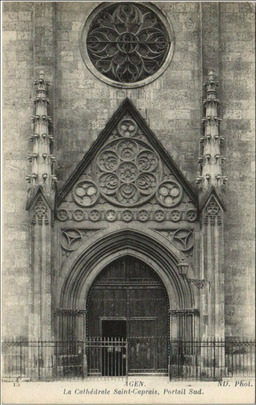 Carte postale ancienne Agen La Cathedrale St.Caprais France à Agen