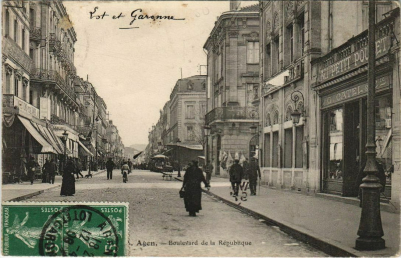 Carte postale ancienne Agen Boulevard de la Republique France à Agen