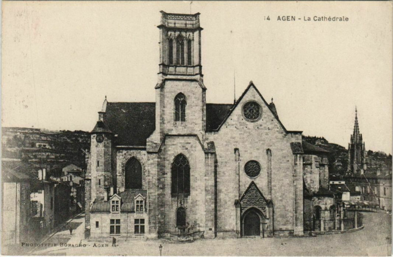 Carte postale ancienne Agen La Cathedrale France à Agen