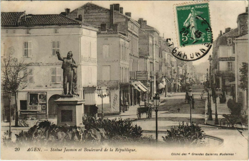 Carte postale ancienne Agen Statue Jasmin et Blvd de la Rep. France à Agen