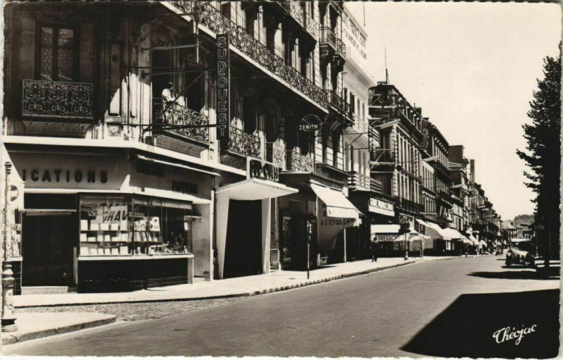 Carte postale ancienne Agen Le Boulevard de la Republique France à Agen