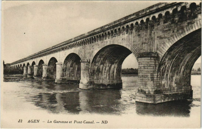 Carte postale ancienne Agen La Garonne et Pont Canal France à Agen