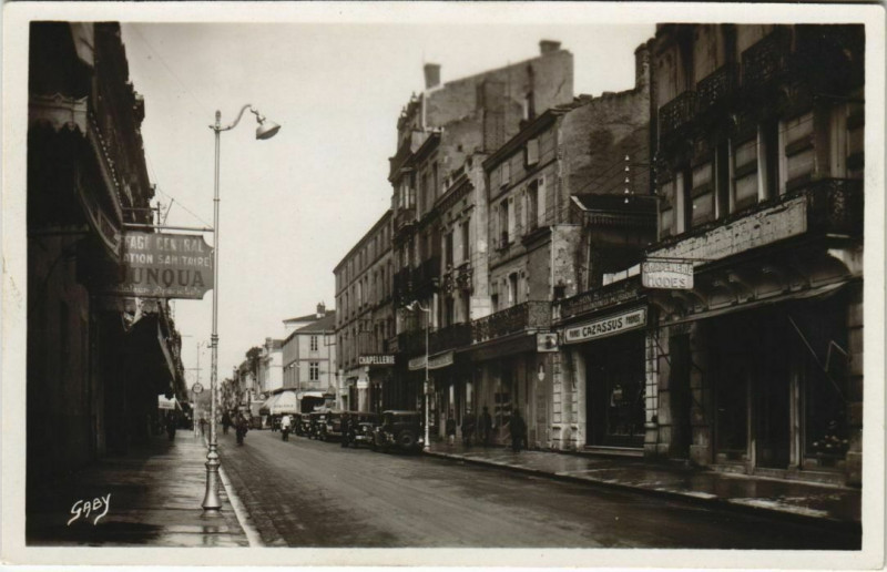 Carte postale ancienne Agen Boulevard de la Republique France à Agen