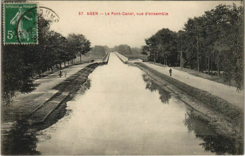 Carte postale ancienne Agen Le Pont Canal vue d'ensemble France à Agen