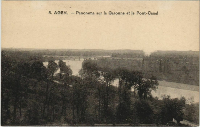 Carte postale ancienne Agen Panorama s la Garonne et le Pont Canal France à Agen