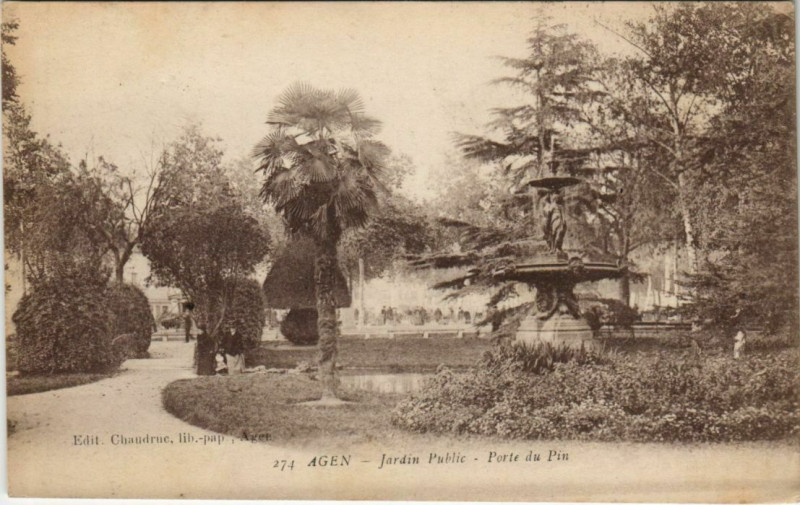 Carte postale ancienne Agen Jardin Public, Porte du Pin France à Agen