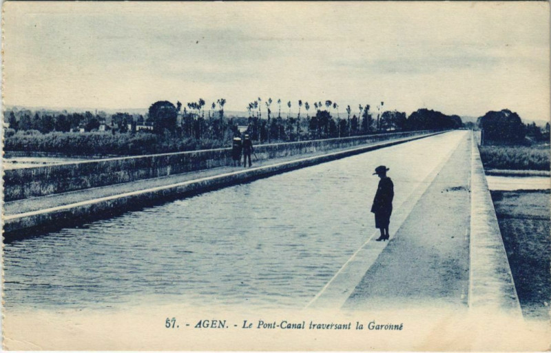 Carte postale ancienne Agen Le Pont Canal traversant la Garonne France à Agen