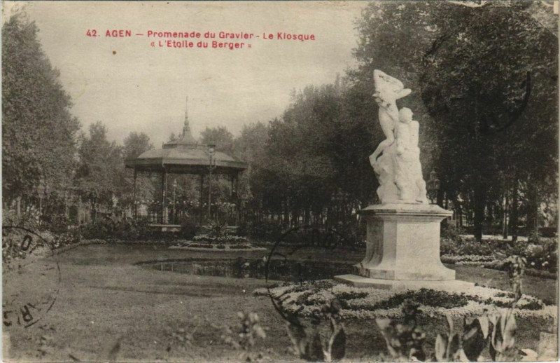 Carte postale ancienne Agen Promenade du Gravier France à Agen