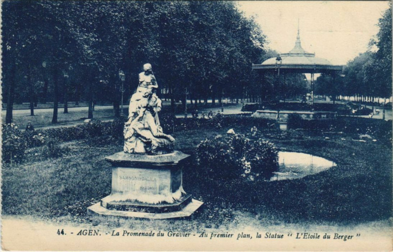 Carte postale ancienne Agen La Promenade du Gravier France à Agen