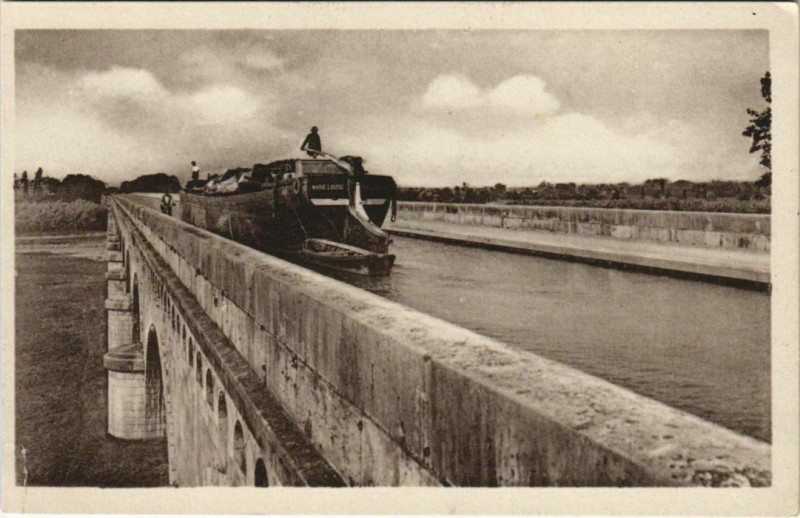 Carte postale ancienne Agen Le Pont Canal France à Agen