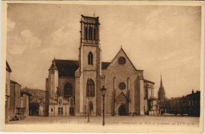 Carte postale ancienne Agen La Cathedrale St.Caprais France à Agen