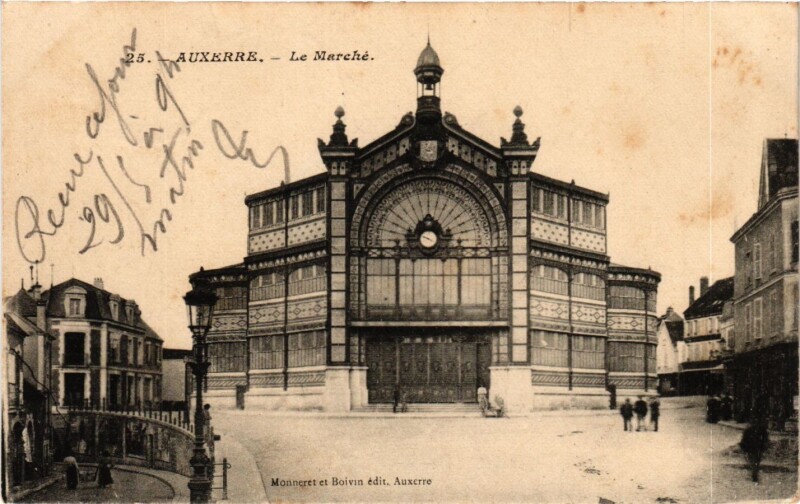 Carte postale ancienne Auxerre - Le Marché à Auxerre