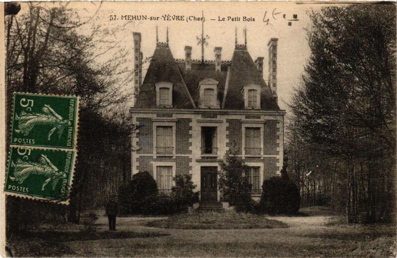 Carte postale ancienne Mehun-sur-Yevre - Le Petit Bois à Mehun-sur-Yèvre