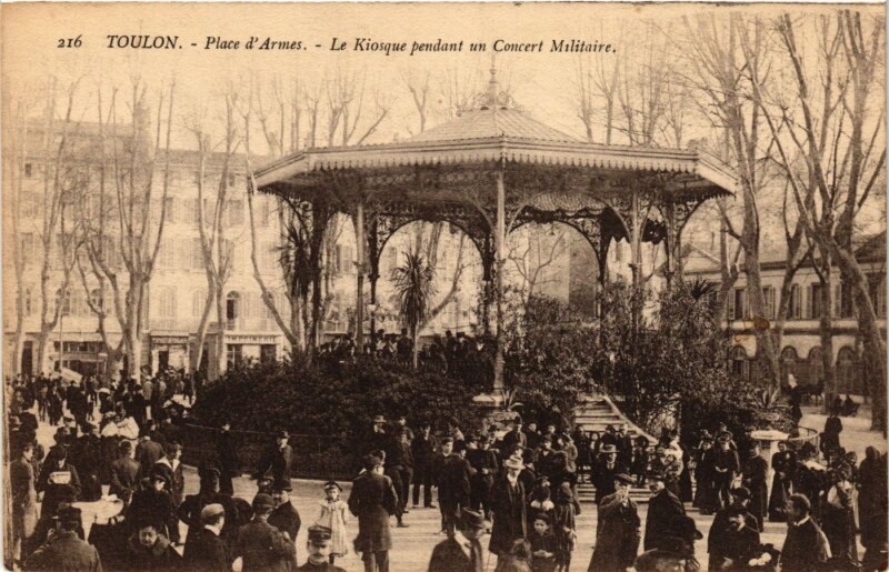 Carte postale ancienne Toulon - Place d'Armes à Toulon