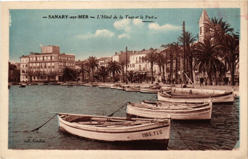 Carte postale ancienne Sanary-sur-Mer - L'Hotel et la Tour et le Port à Sanary-sur-Mer