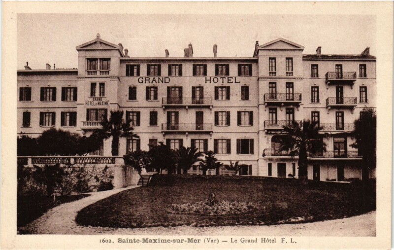 Carte postale ancienne Sainte-Maxime-sur-Mer - Le Grand Hotel à Sainte-Maxime