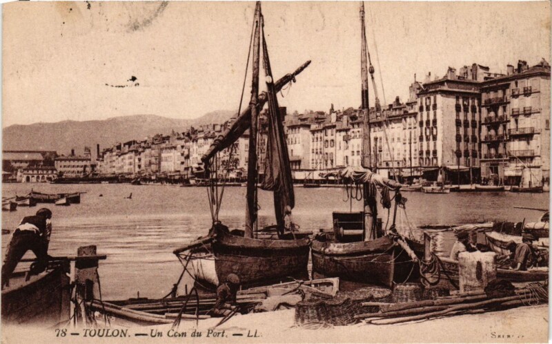 Carte postale ancienne Toulon - Un coin du Port à Toulon