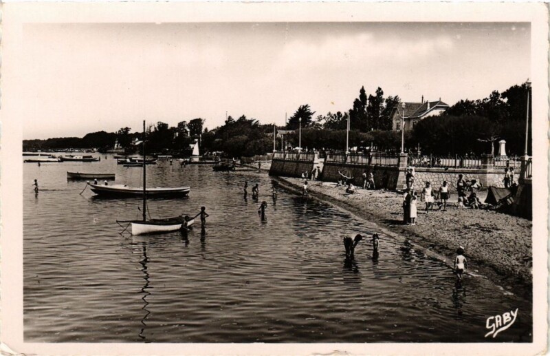 Carte postale ancienne Andernos-les-Bains Le Perey vue sur la Plage à Andernos-les-Bains