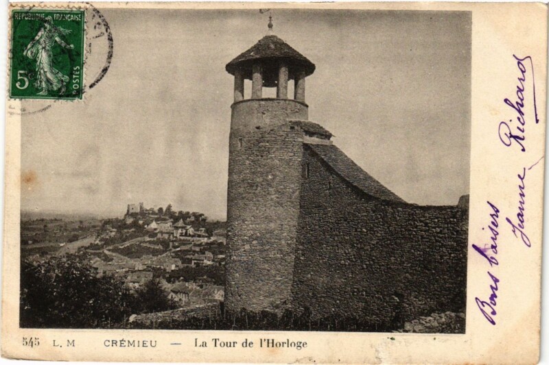 Carte postale ancienne Cremieu - La Tour de l'Horloge à Crémieu